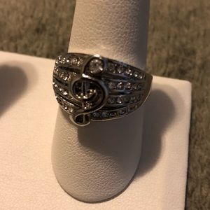 💥💥💥Beautiful Fashion Ring, CZ Stones.